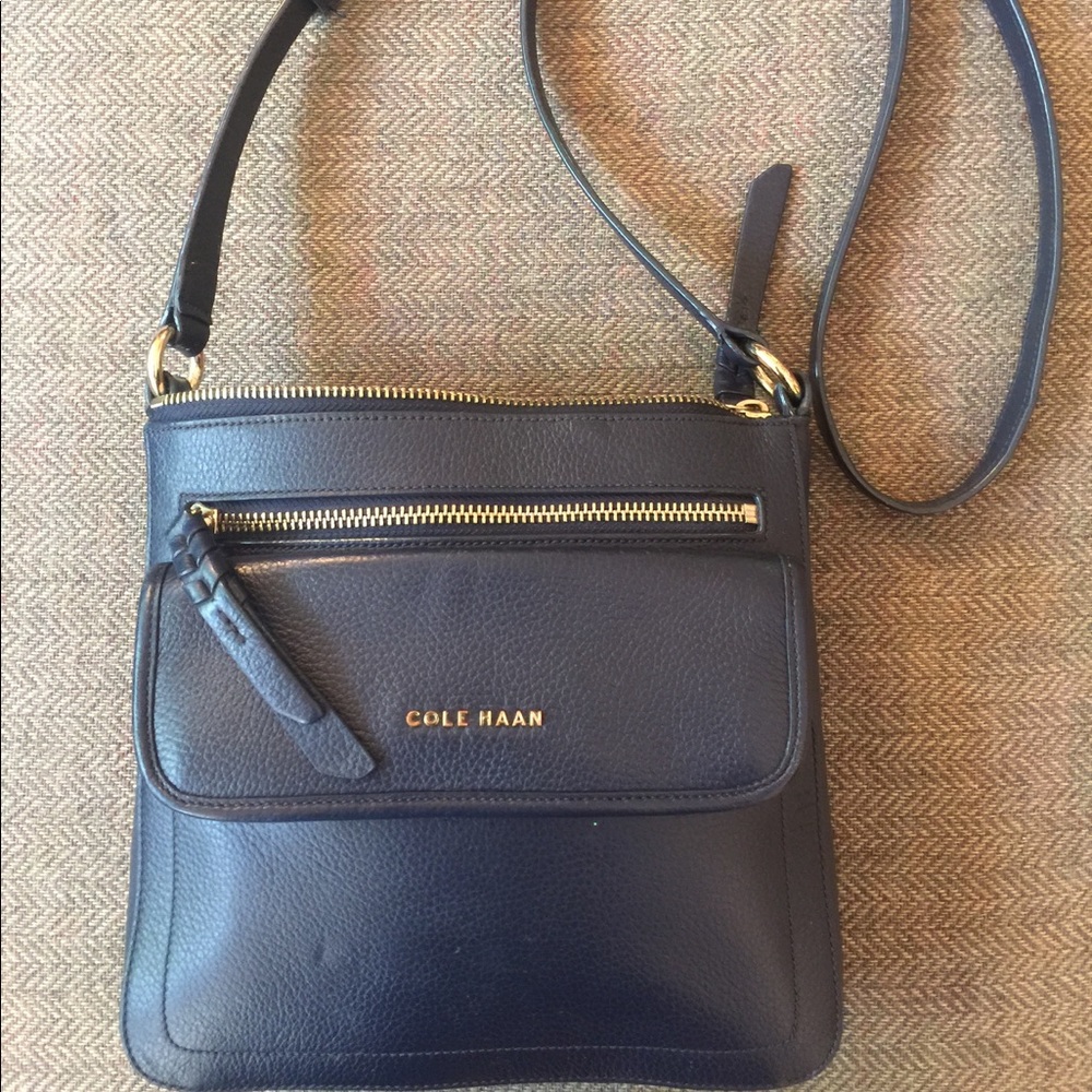 Cole HAAN Cross body purse handbag. blue leather