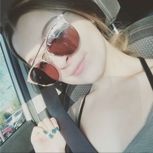 Meet your Posher, Alayna