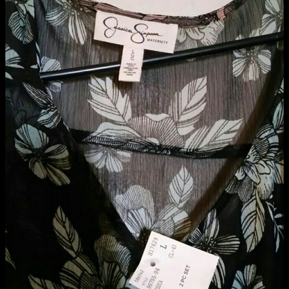 Jessica Simpson butterfly maternity blouse in size - Picture 2 of 2