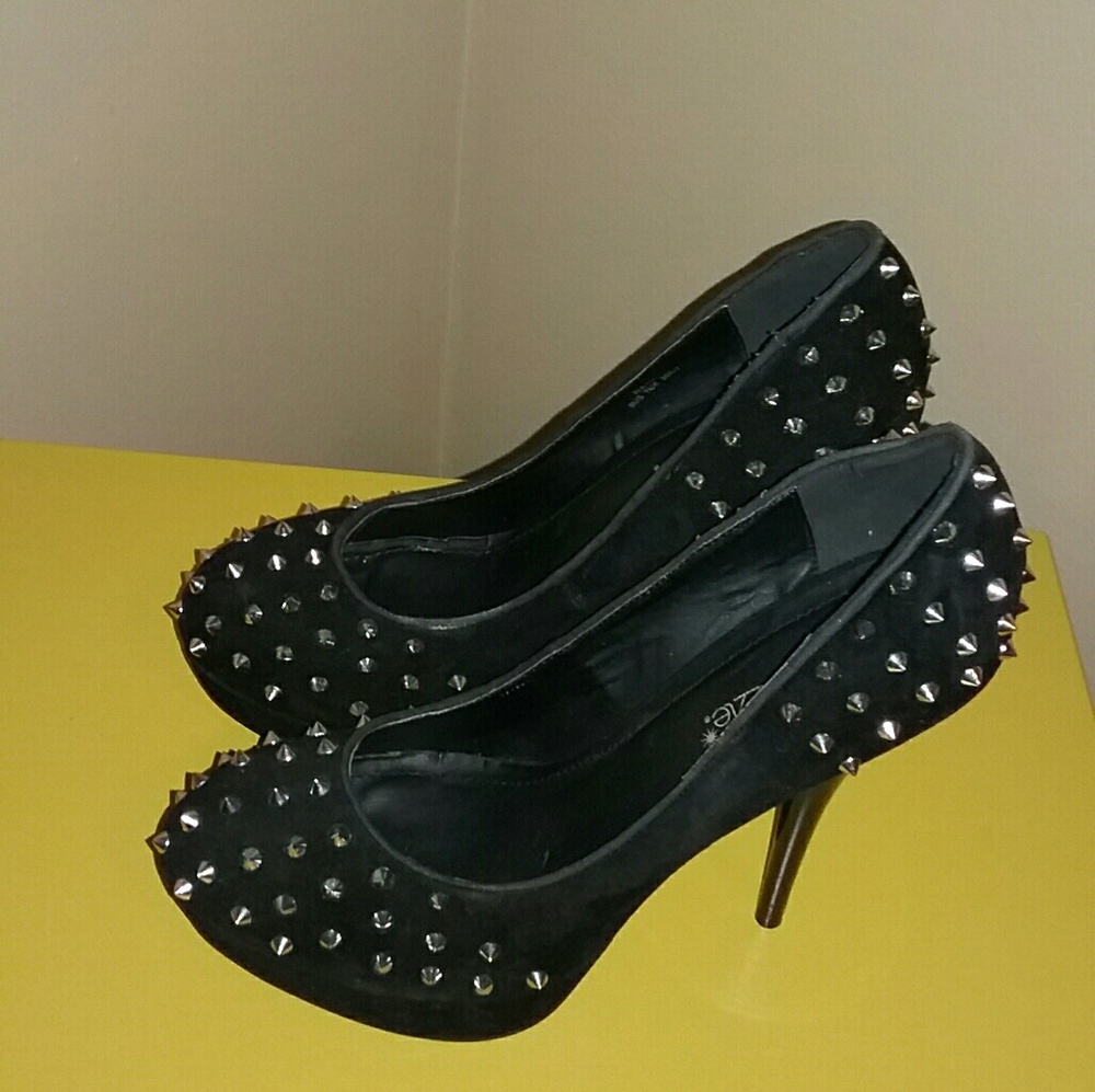 SOLD SHOE DAZZLE STUDDED HEELS