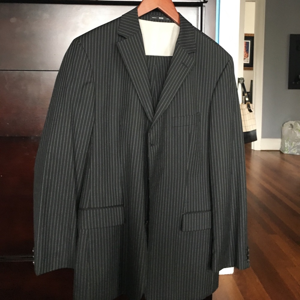 Hugo Boss Men's Suit 42R