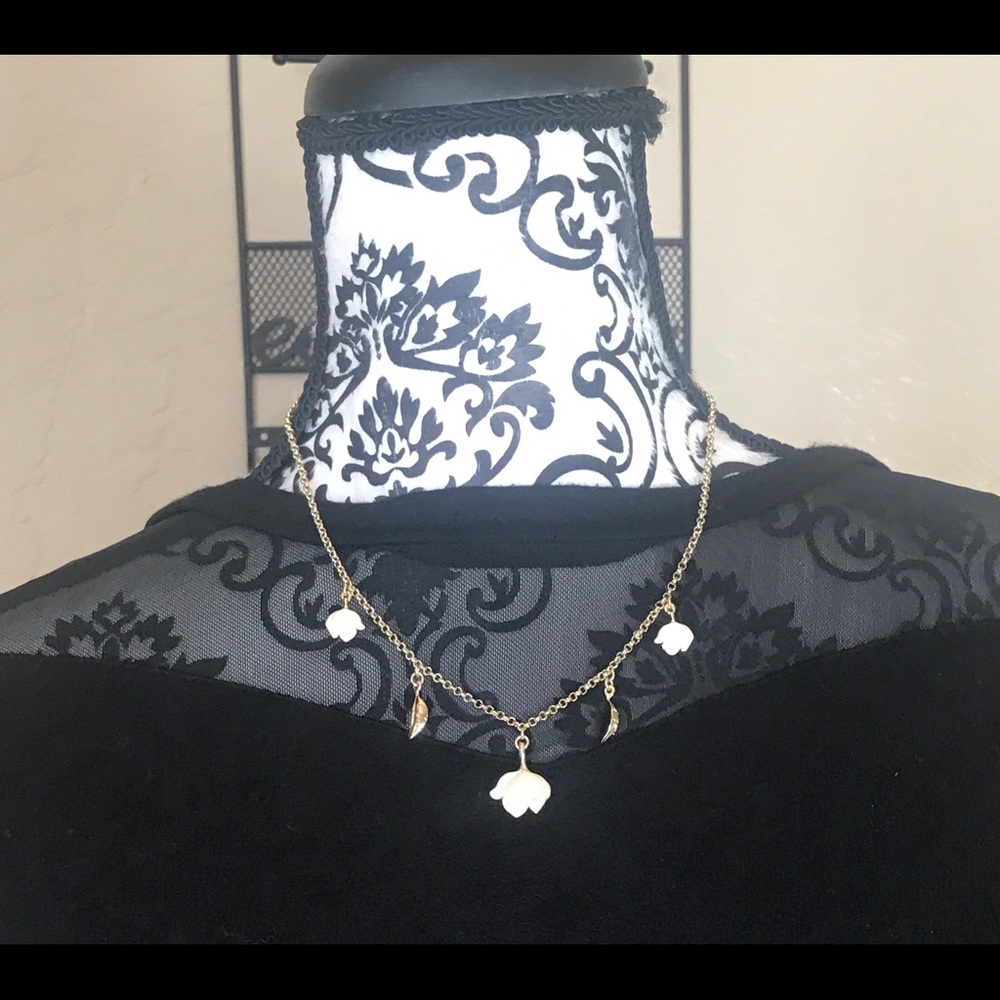✨COACH✨SOLD Authentic Rosebud & Leaf Necklace! - Picture 2 of 8