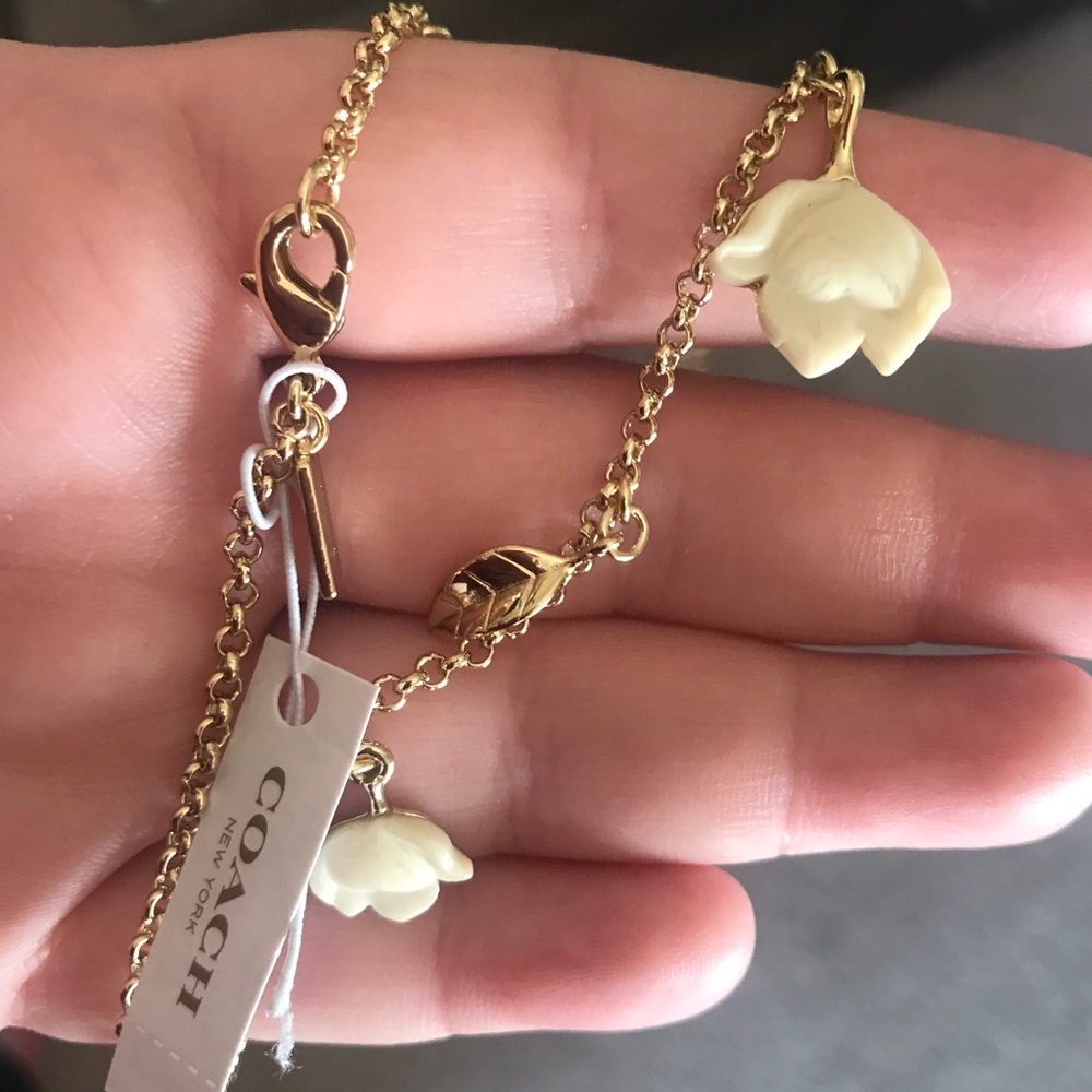 ✨COACH✨SOLD Authentic Rosebud & Leaf Necklace! - Picture 5 of 8