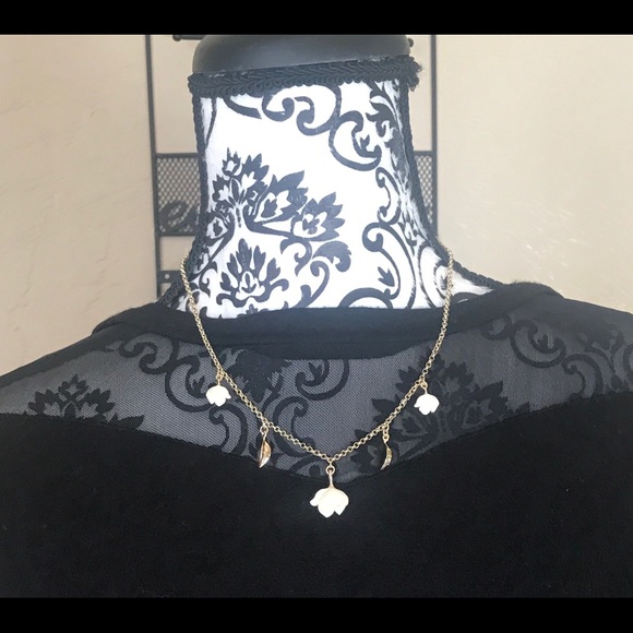 ✨COACH✨SOLD Authentic Rosebud & Leaf Necklace! - Picture 2 of 8