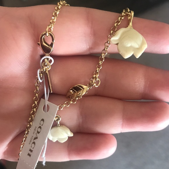 ✨COACH✨SOLD Authentic Rosebud & Leaf Necklace! - Picture 5 of 8