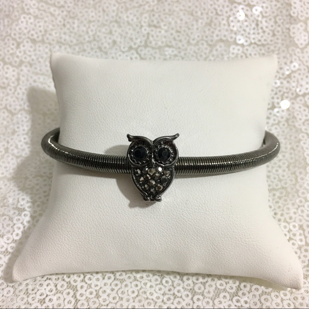 Owl charm stretchy bracelet