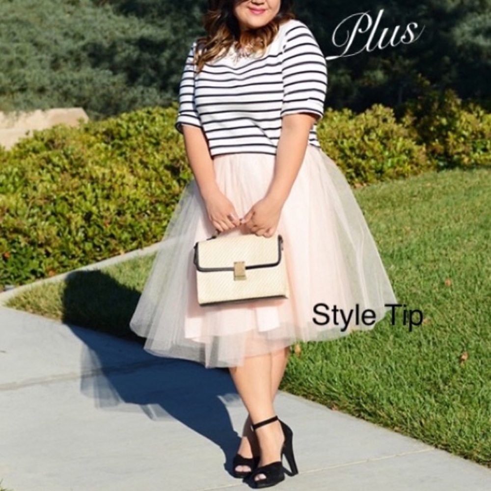 🌼NWT Beautiful Plus Size Tulle Skirt! - Picture 3 of 5