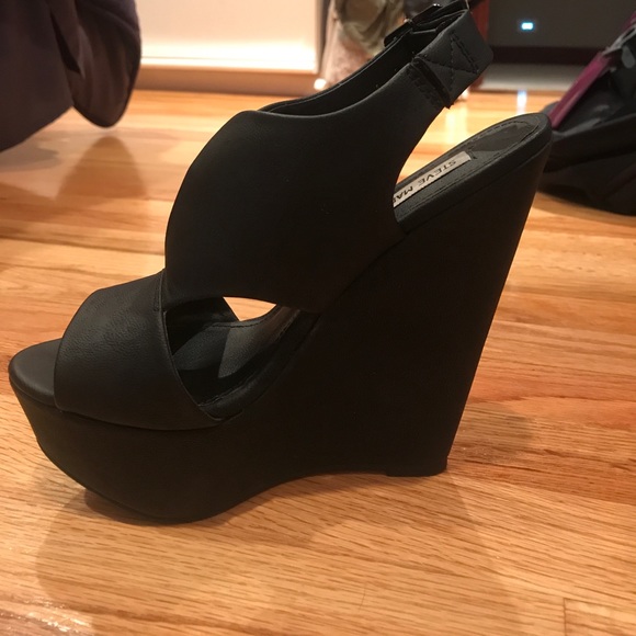 Steve Madden Xander Wedges - Picture 2 of 4