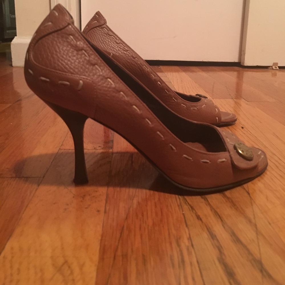 BCBGMaxAzria Brown Leather Pumps