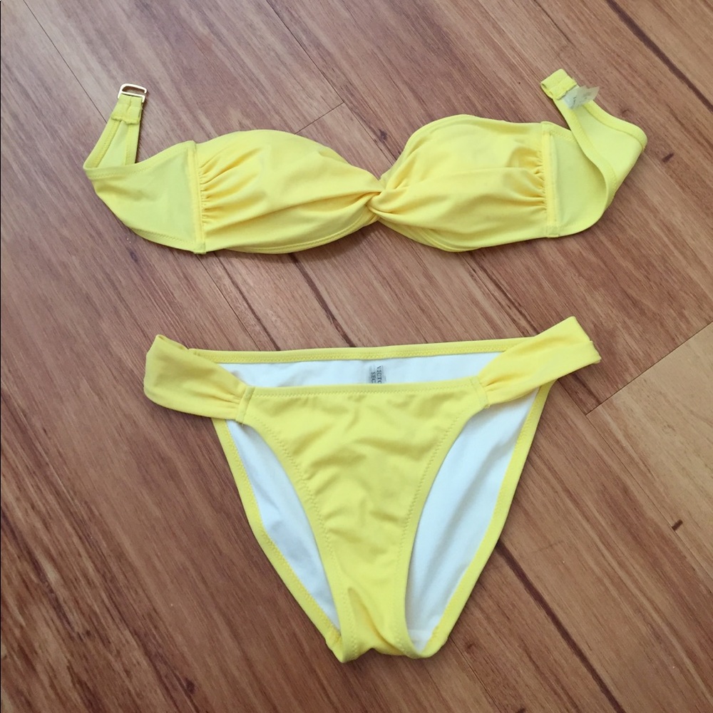 🚨Victoria's Secret bikini set 👙