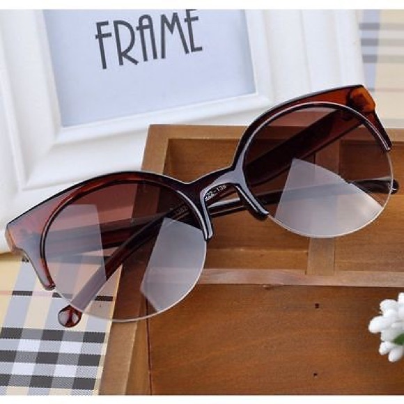 ? Nwt/Vintage style Round/Cateye Sunglasses/ Tea