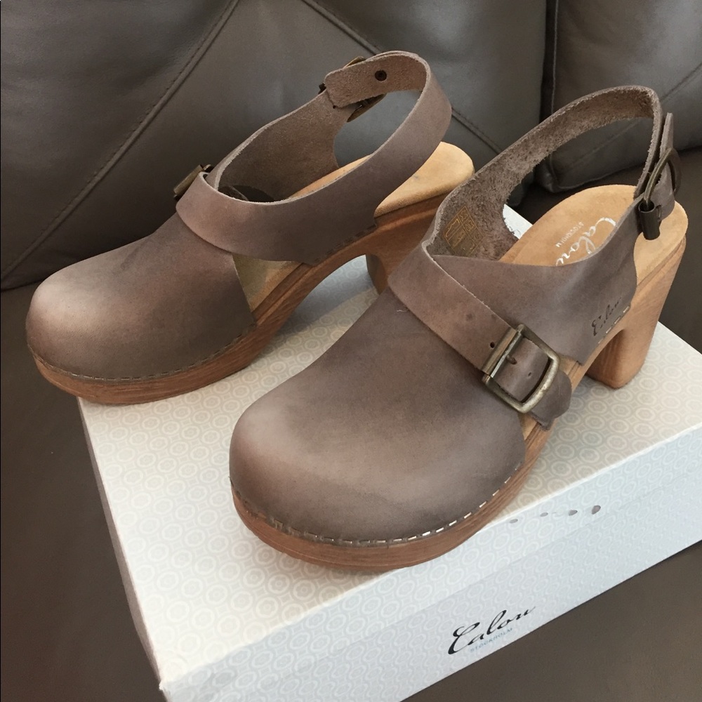 Calou Grey high heel clogs