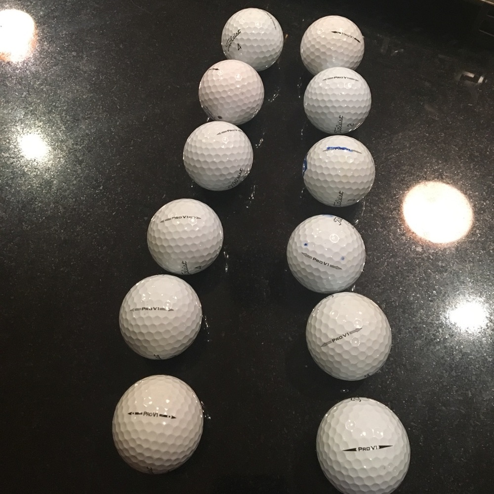 12 Titleist Pro V1's Near Mint Condition