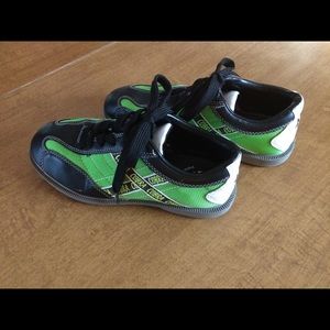 Bowling shoes