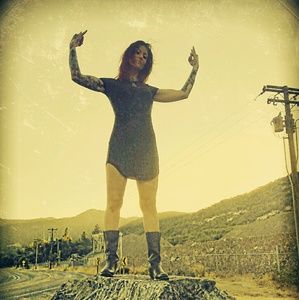 Meet your Posher, Teniah