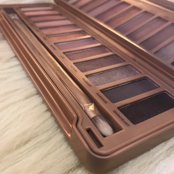 NIB Urban Decay NAKED 3 eyeshadow palette - Picture 3 of 7