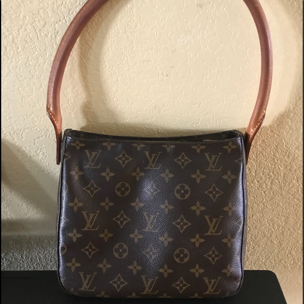 Louis Vuitton authentic classic purse