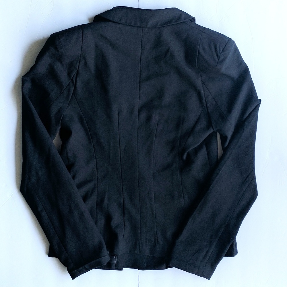 Forever 21 Black Blazer - Picture 2 of 6