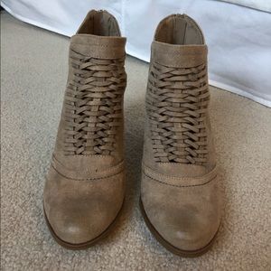 NWOT Taupe Booties