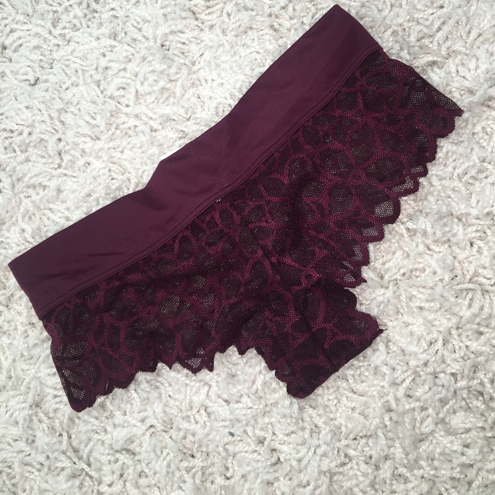 NWT PINK LACEY CHEEKSTERS