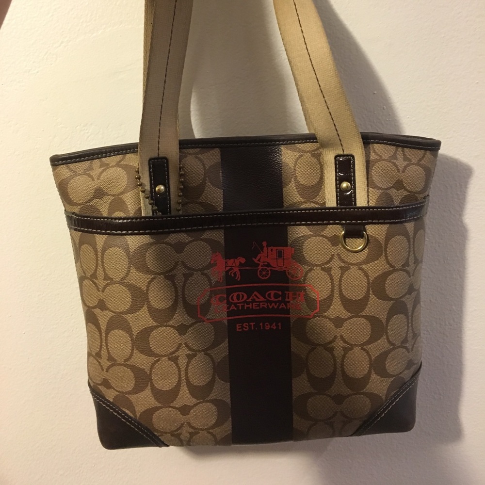 COACH BUCKET STYLE PURSE