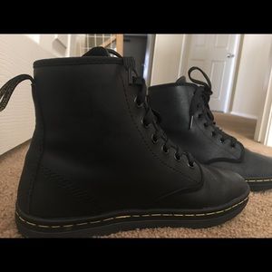 Dr. Martens Black Greasy Lamper OFFERS ACCEPTED