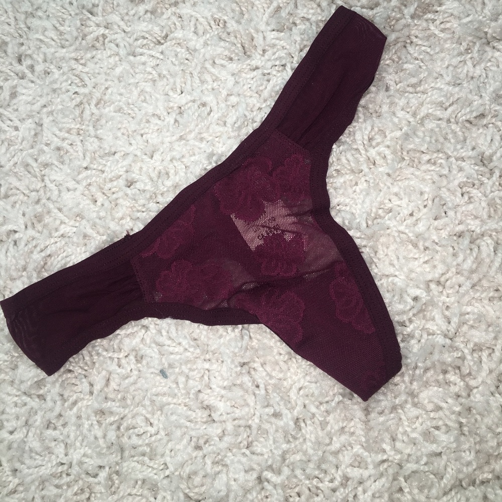 NWT PINK HIBISCUS THONG
