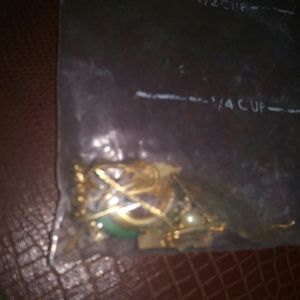 Scrap broken gold jewlery  10.4 grams