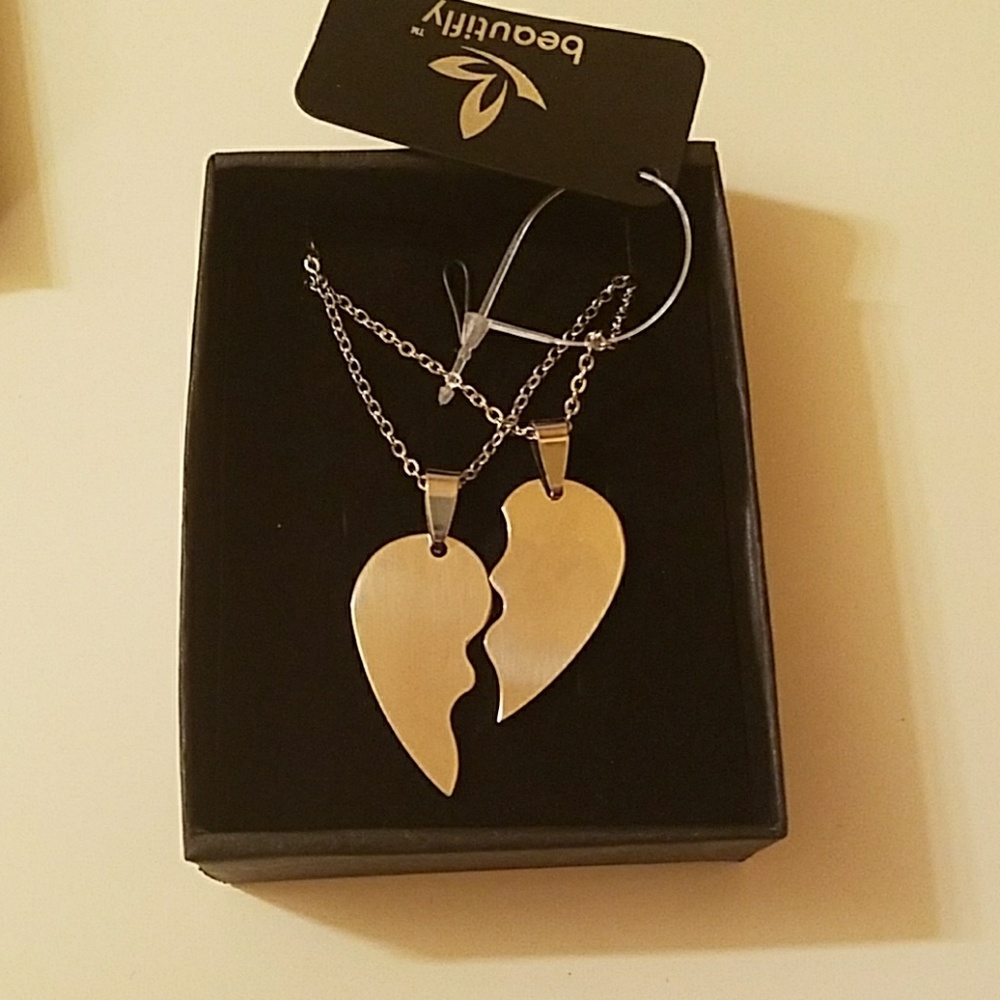 NEW Heart necklace ❤