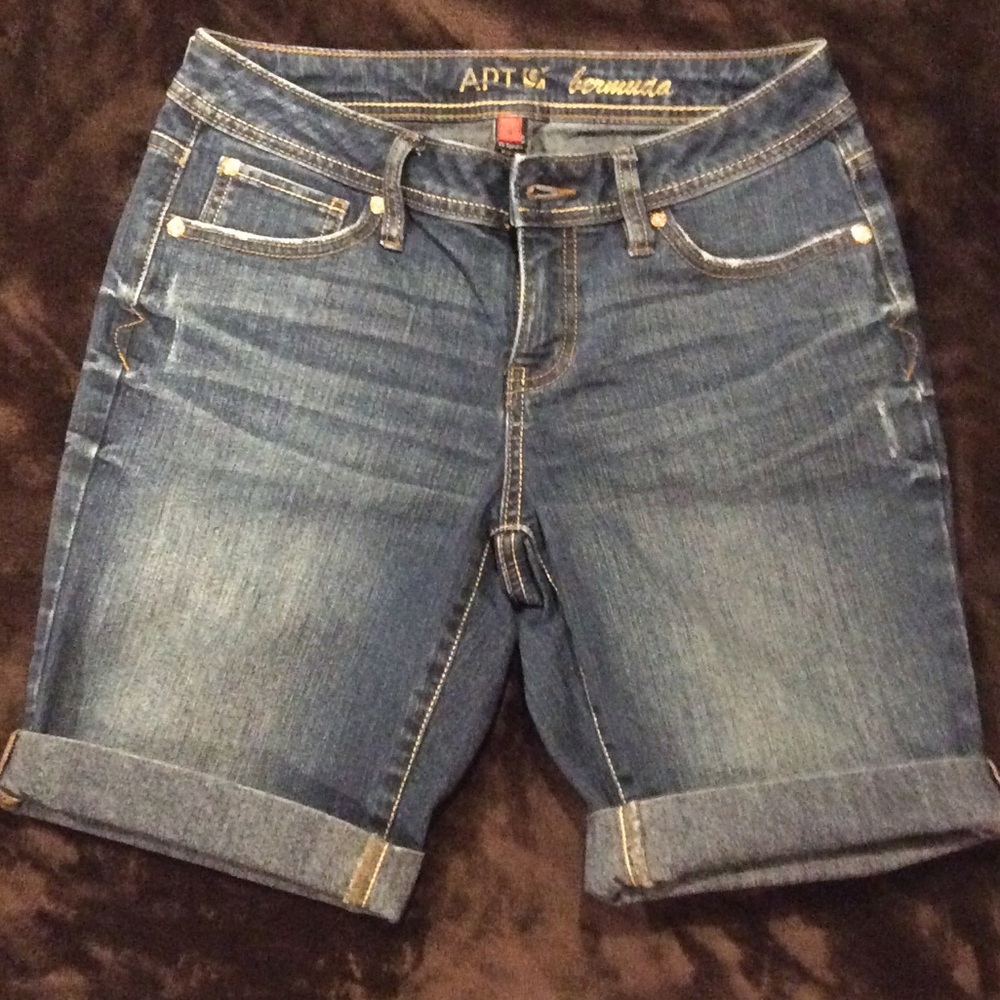 Denim Bermuda shorts!