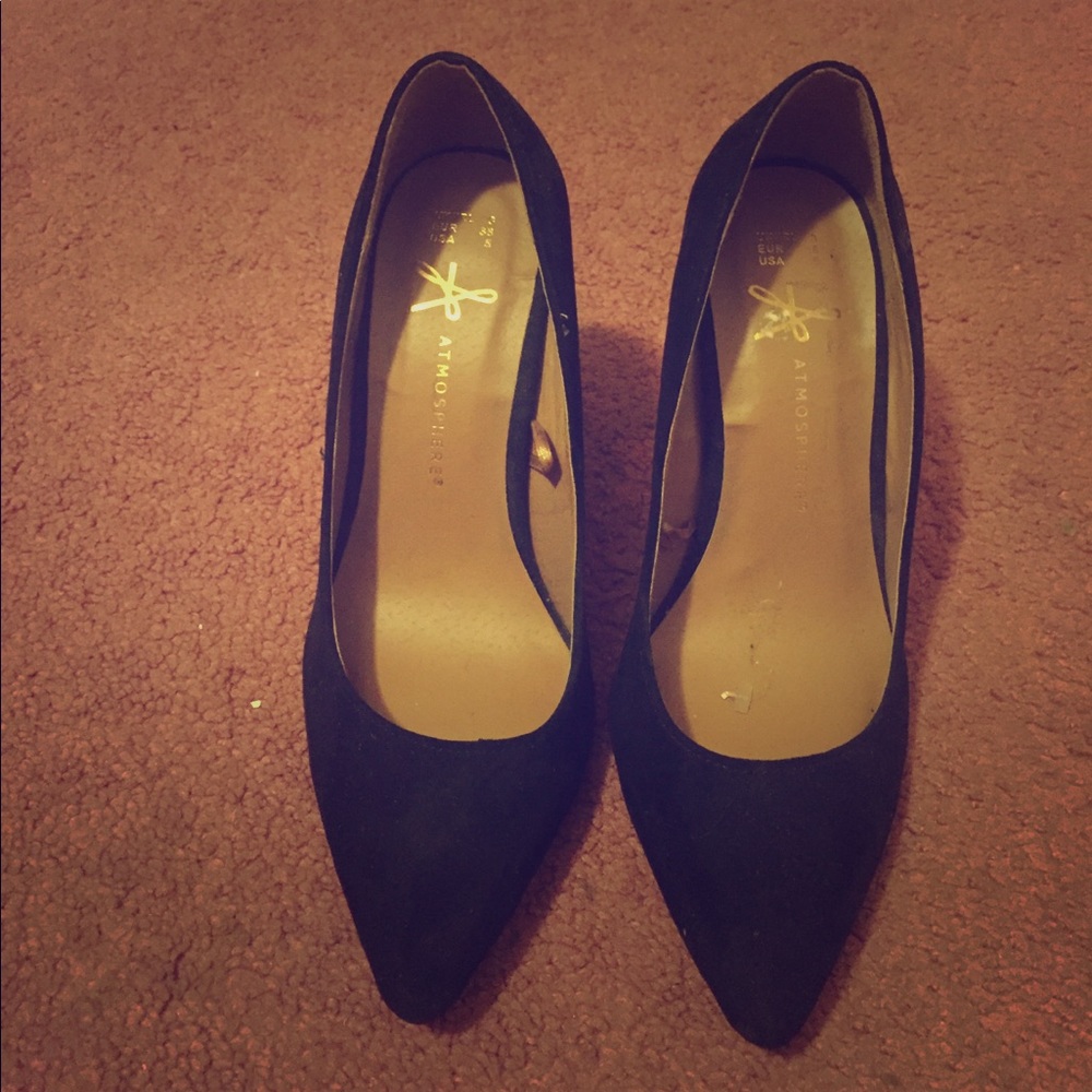 Pointy Toe Black Pumps