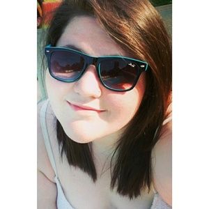 Meet your Posher, Maci