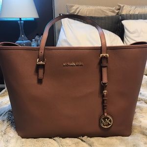 Michael Kors Saffiano Medium Jet Set Travel Tote