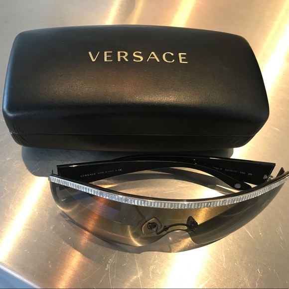 Brand new Versace sunglasses - Picture 2 of 3