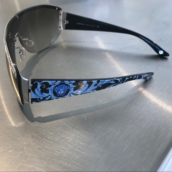 Brand new Versace sunglasses - Picture 3 of 3