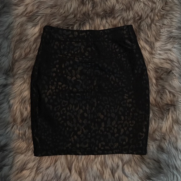 Black Cheetah Print Skirt - H&M size 4 - Picture 2 of 3