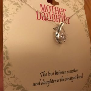NWT Mother/Daughter Necklace
