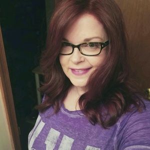 Meet your Posher, Lora