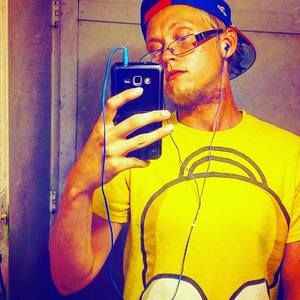 Meet your Posher, Devin