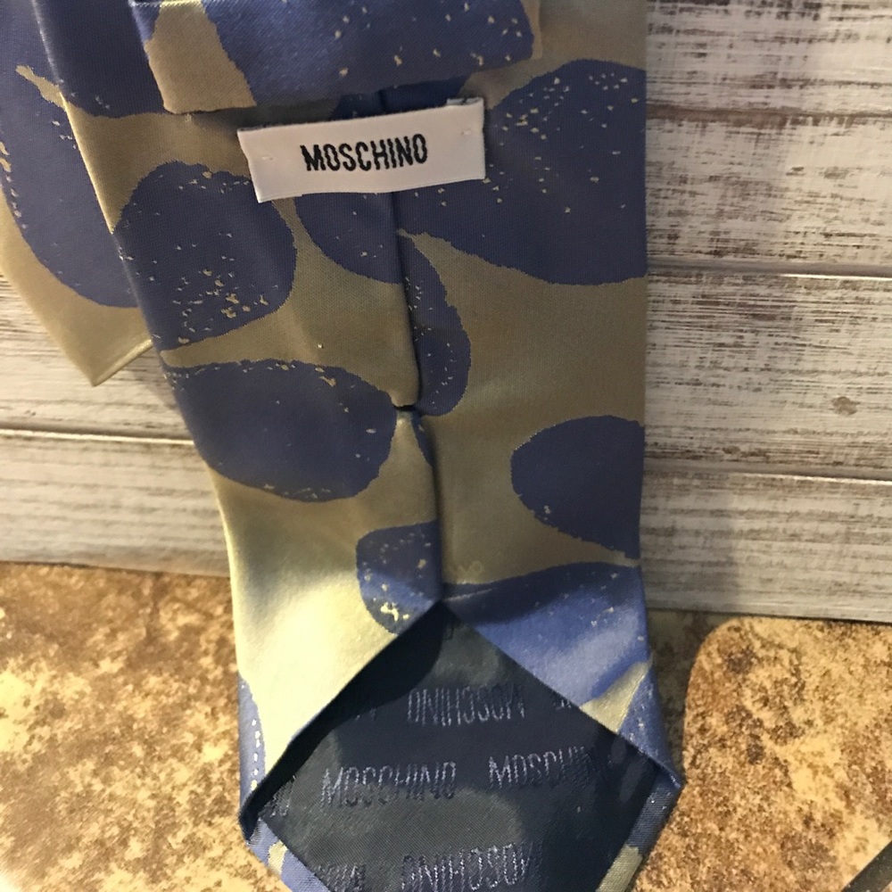 Moschino 👔