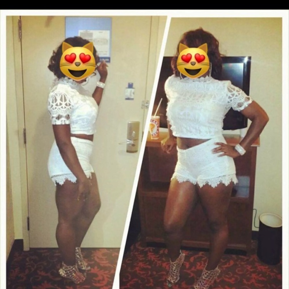 White Lacy Size M Shirt