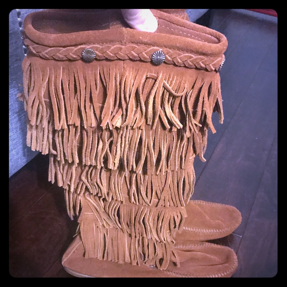 Minnetonka fringe boots