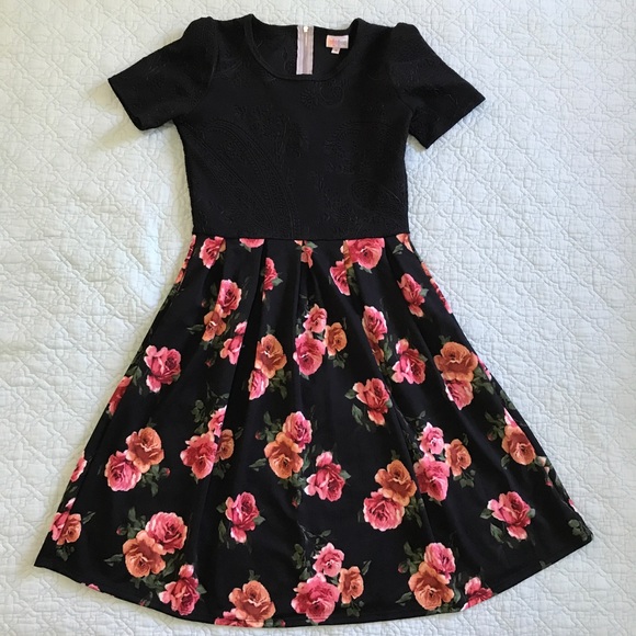 LuLaRoe Dresses & Skirts - 🦄 unicorn 🦄 LULAROE Amelia dress