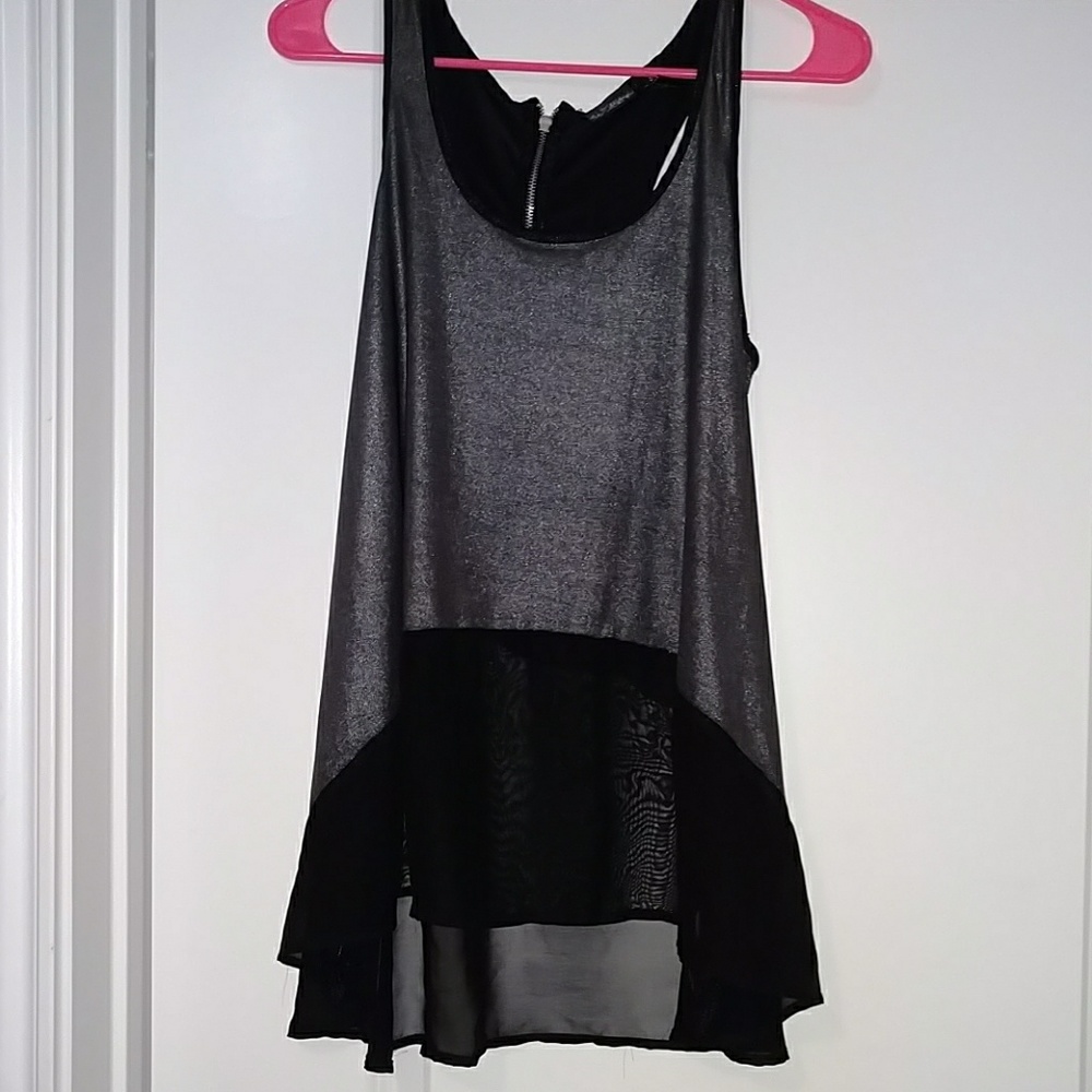 Long Sleeveless Shirt
