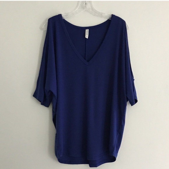 JUST IN HP NWT Soft Dark Blue Cold Shoulder Top - Picture 4 of 5