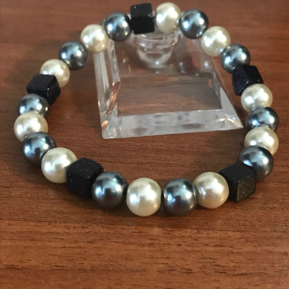 Square pearl bracelet