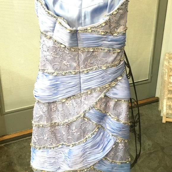 Dress - Picture 4 of 4