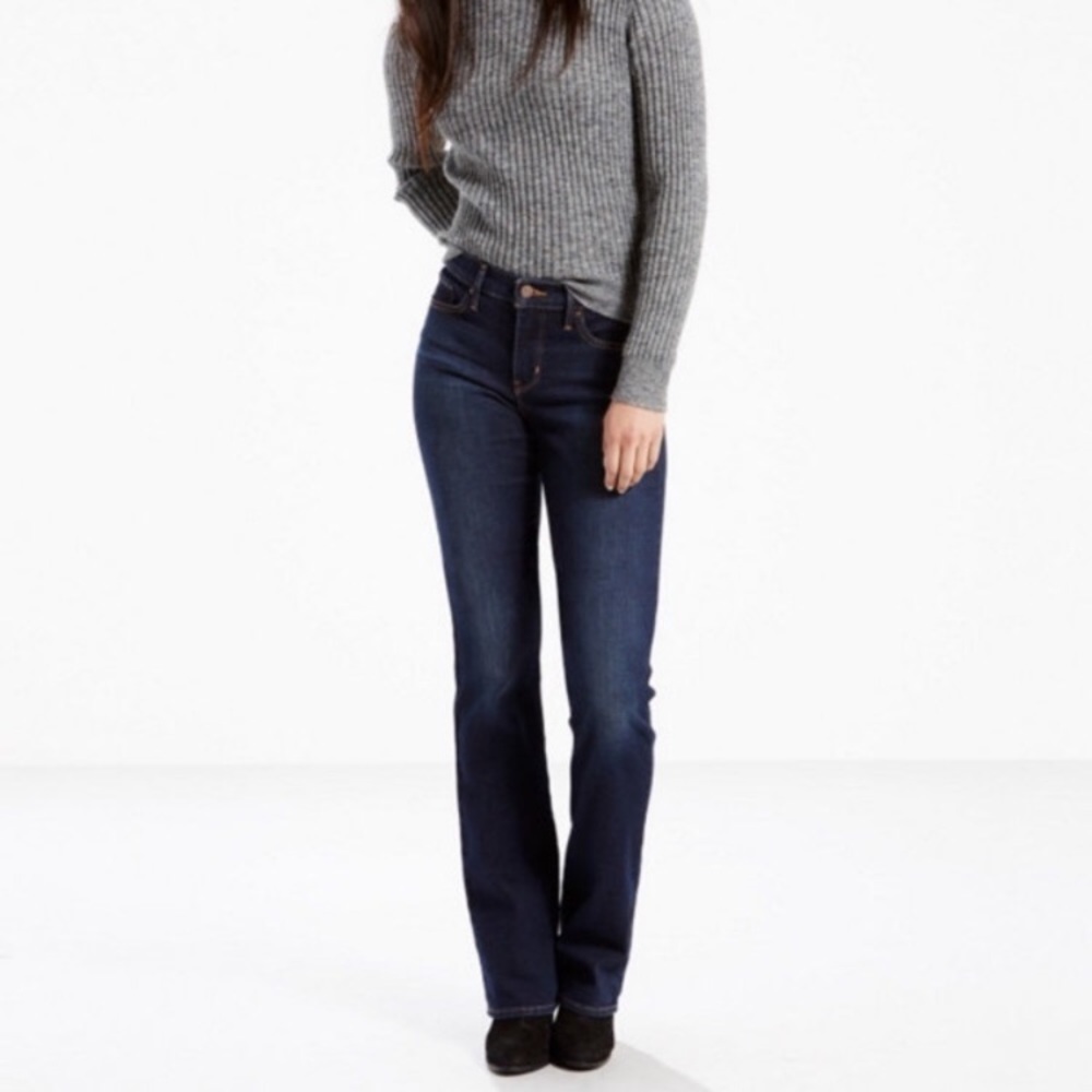 Levi's SZ 27 Dark Wash Bootcut Jeans