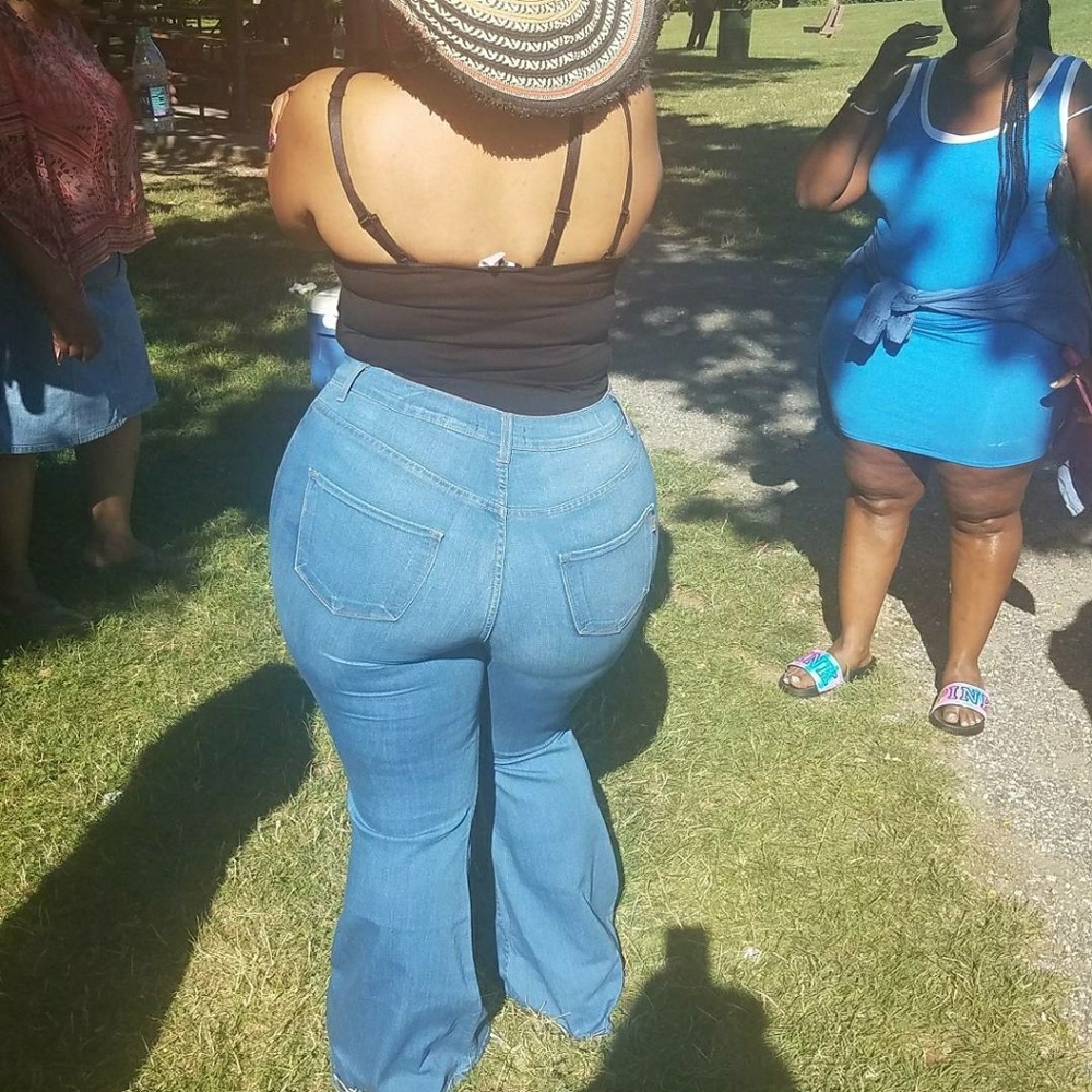 Plus size bell bottom jeans - Picture 4 of 7