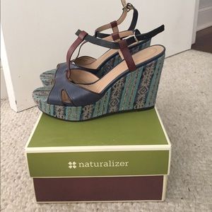 Naturalizer wedges